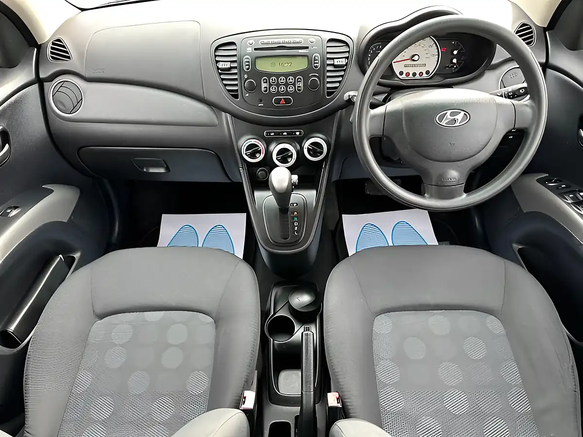 Used 2010 Hyundai i10 Comfort Silver - Interior and Exterior details 17