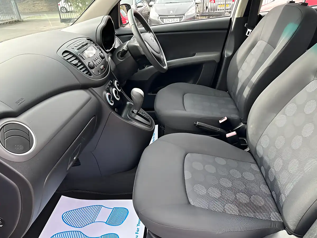 Used 2010 Hyundai i10 Comfort Silver - Interior and Exterior details 19