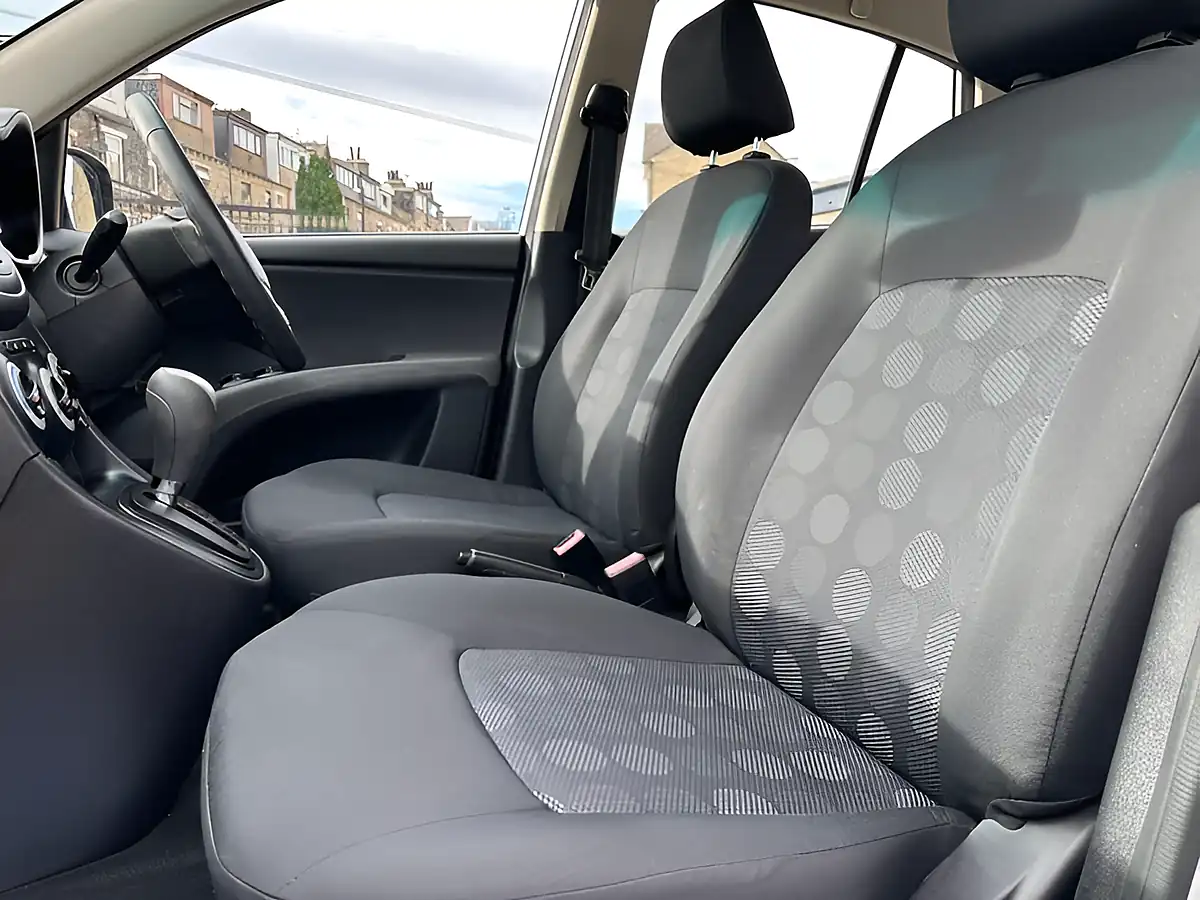 Used 2010 Hyundai i10 Comfort Silver - Interior and Exterior details 20
