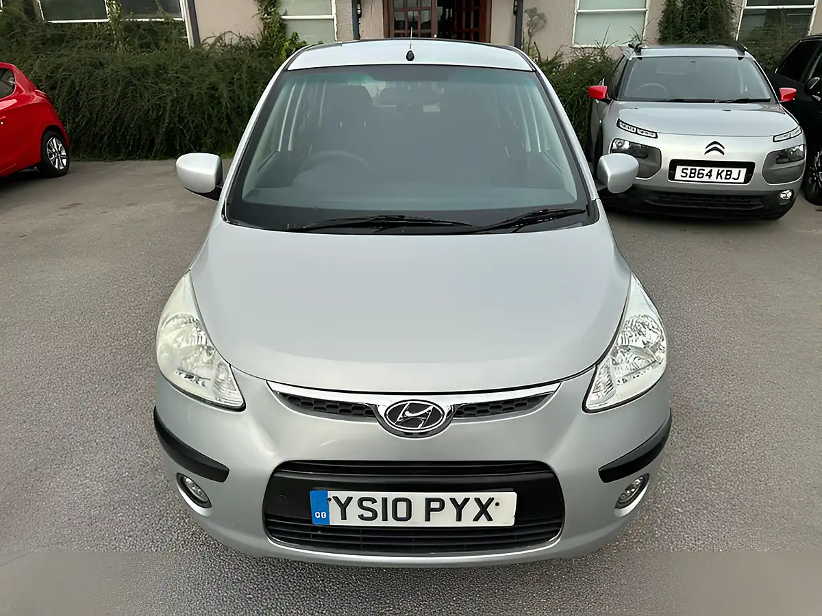 Used 2010 Hyundai i10 Comfort Silver - Interior and Exterior details 4