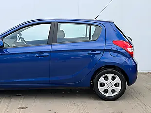 Used 2010 Hyundai i20 Comfort Blue - Interior and Exterior details 18