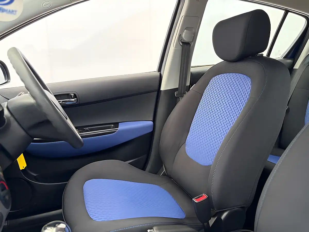 Used 2010 Hyundai i20 Comfort Blue - Interior and Exterior details 19