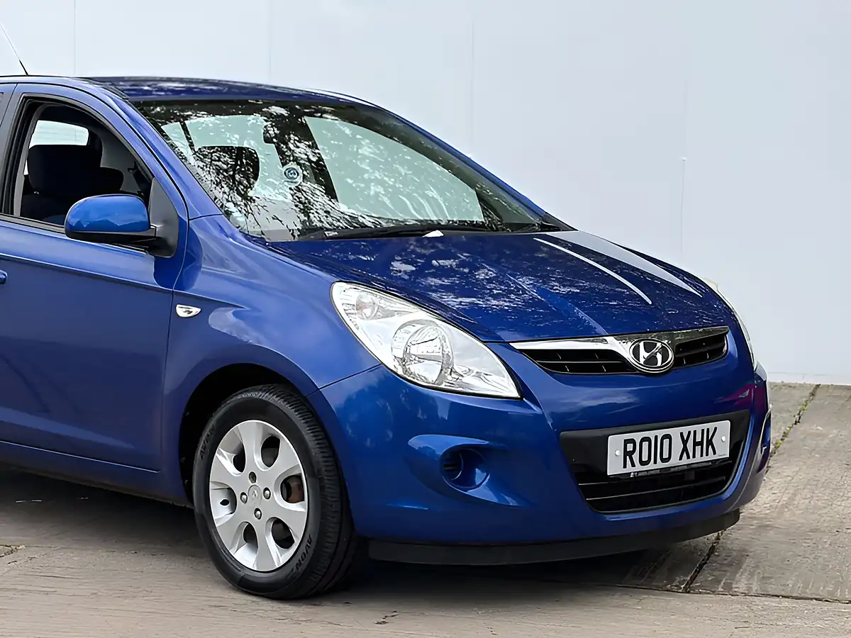 Used 2010 Hyundai i20 Comfort Blue - Interior and Exterior details 2