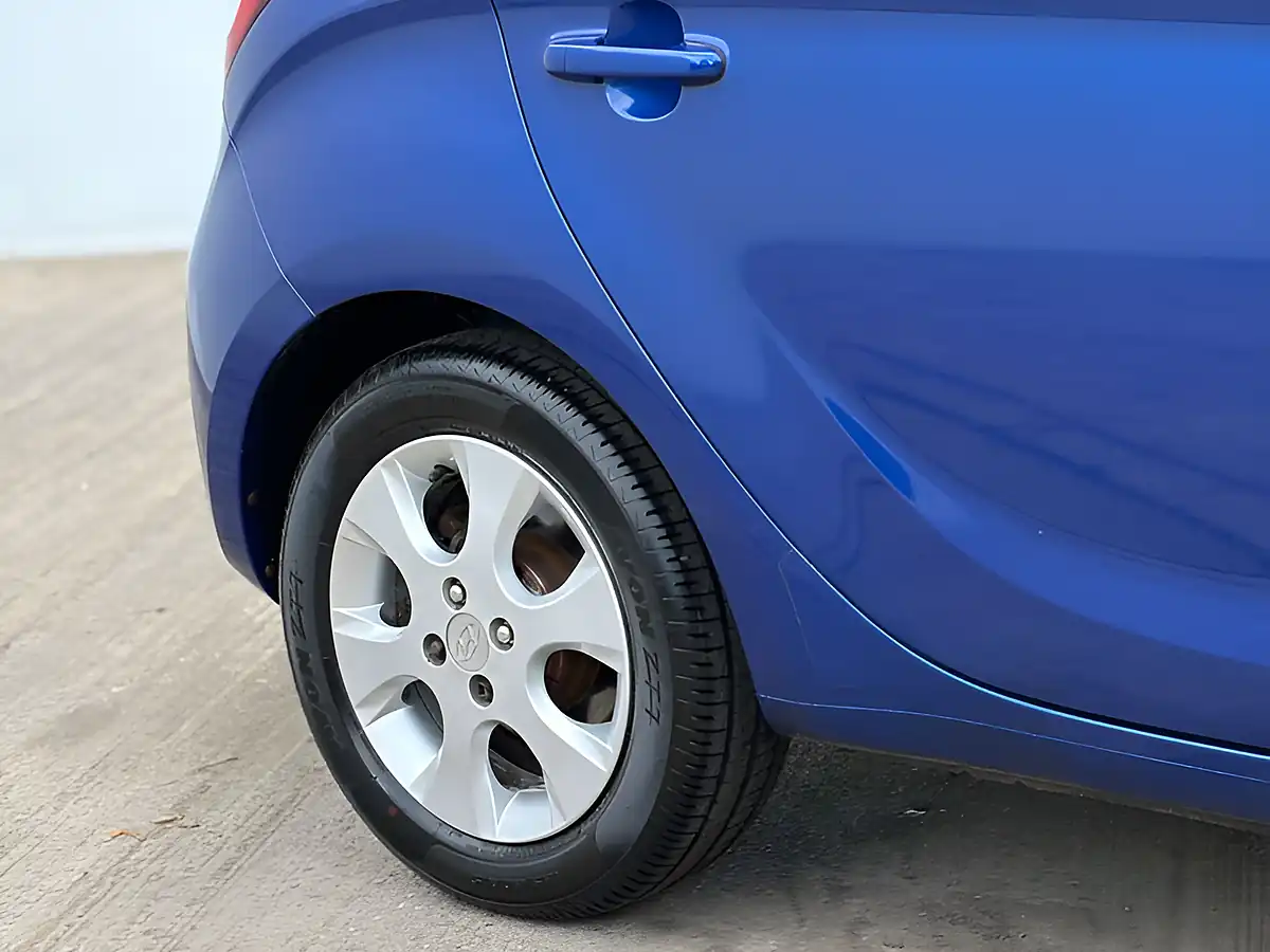 Used 2010 Hyundai i20 Comfort Blue - Interior and Exterior details 7