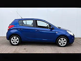 Used 2010 Hyundai i20 Comfort Blue - Interior and Exterior details 8