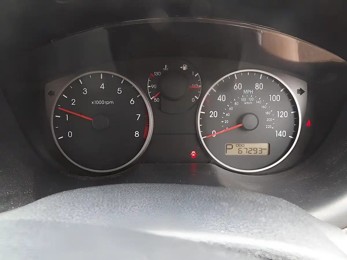 Used 2010 Hyundai I20 Comfort Red - Interior and Exterior details 11