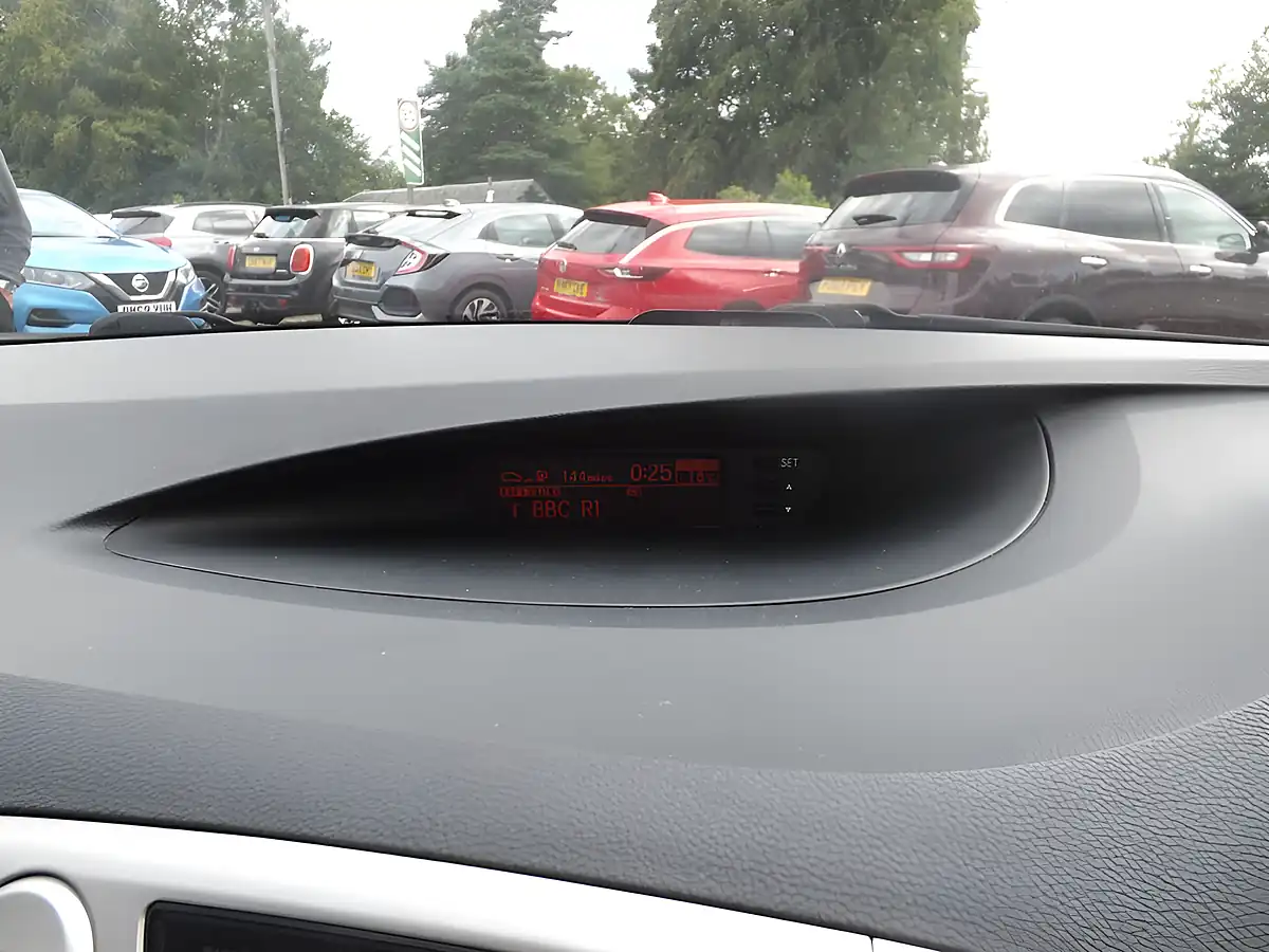Used 2010 Hyundai I20 Comfort Red - Interior and Exterior details 12