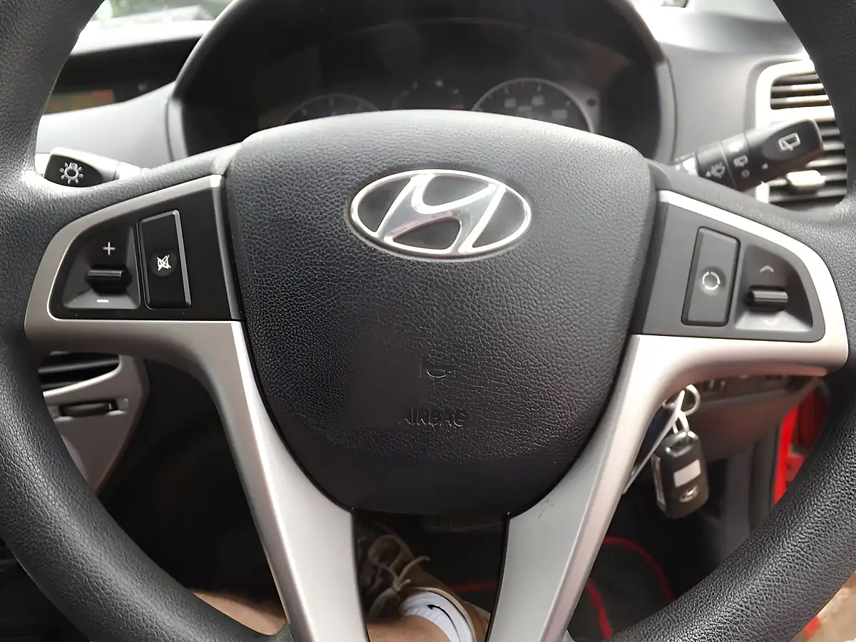 Used 2010 Hyundai I20 Comfort Red - Interior and Exterior details 15