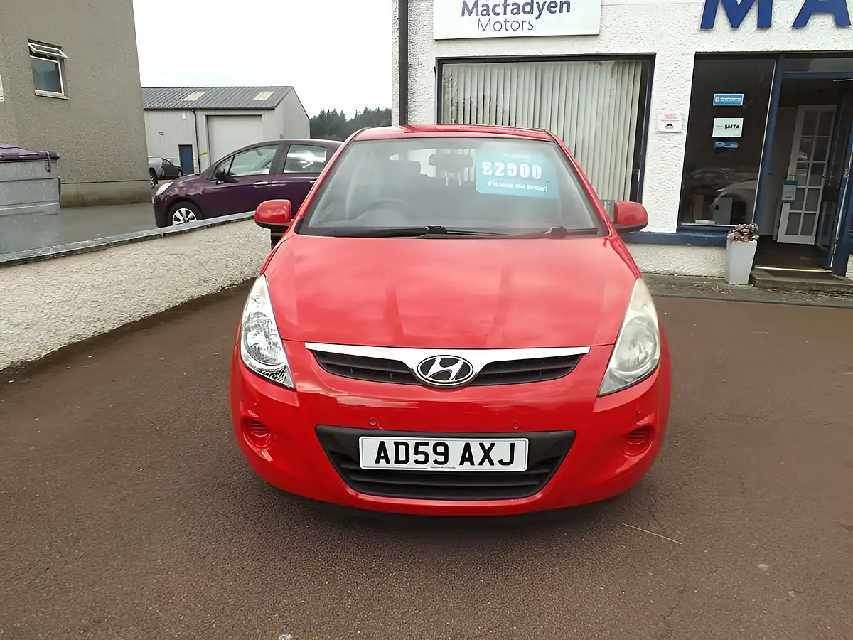 Used 2010 Hyundai I20 Comfort Red - Interior and Exterior details 2