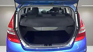 Used 2010 Hyundai I30 Classic Blue - Interior and Exterior details 10