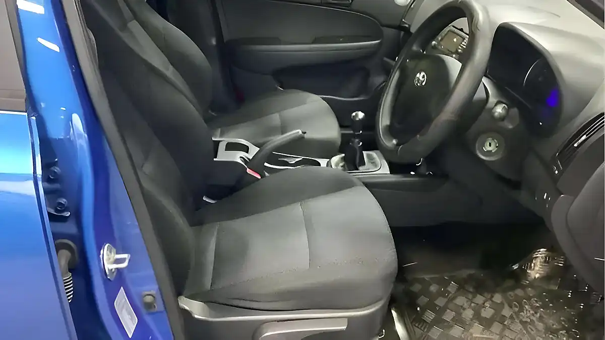 Used 2010 Hyundai I30 Classic Blue - Interior and Exterior details 5