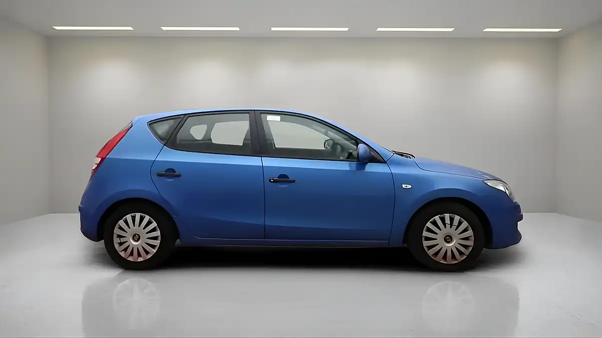 Used 2010 Hyundai I30 Classic Blue - Interior and Exterior details 8