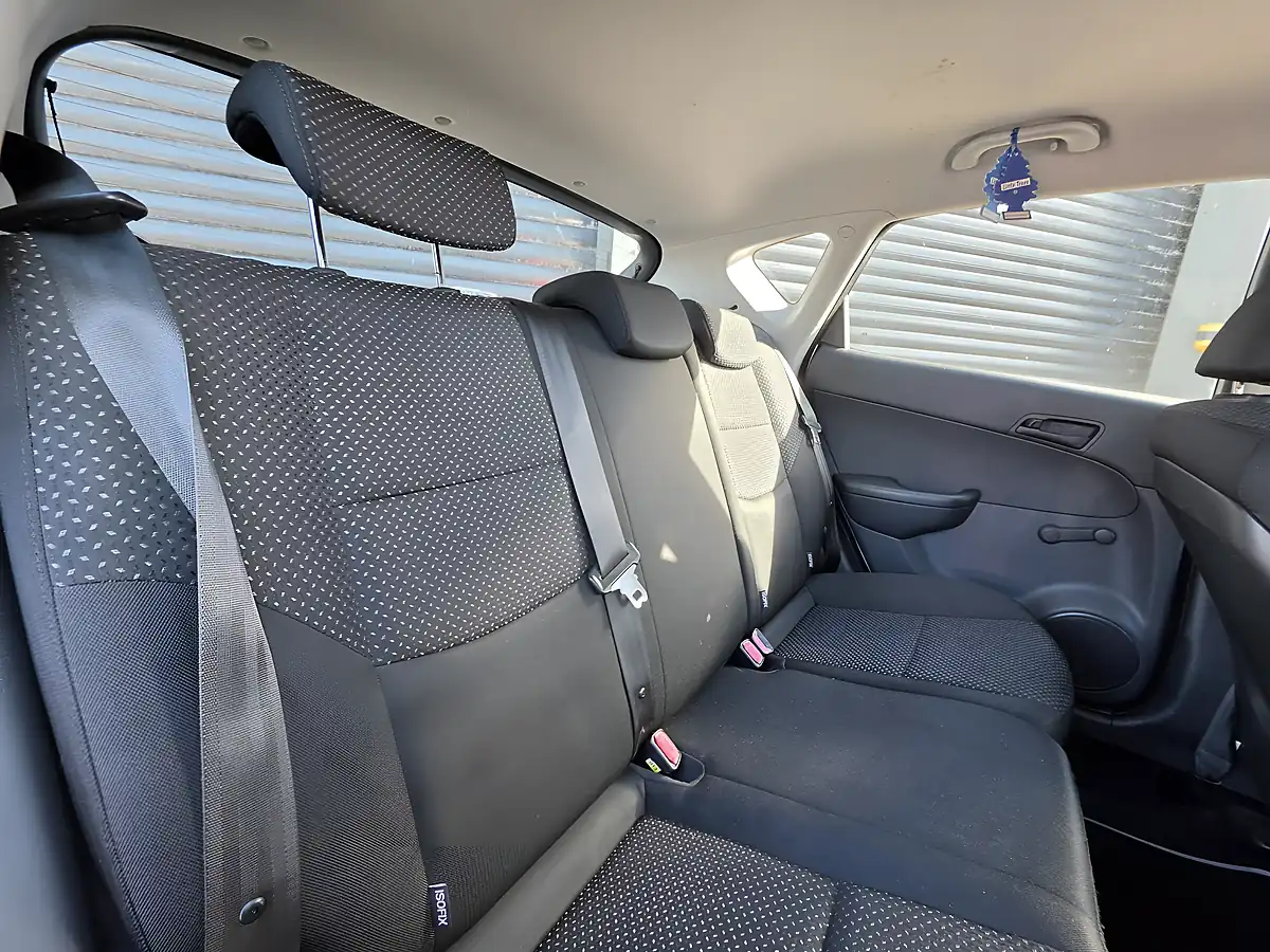 Used 2010 Hyundai I30 Classic Silver - Interior and Exterior details 3