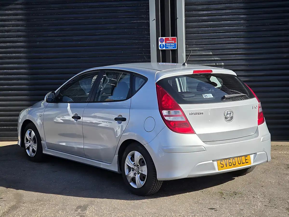 Used 2010 Hyundai I30 Classic Silver - Interior and Exterior details 8