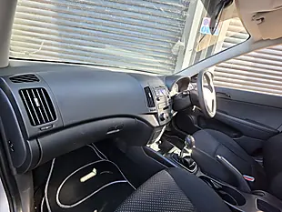 Used 2010 Hyundai I30 Classic Silver - Interior and Exterior details 9