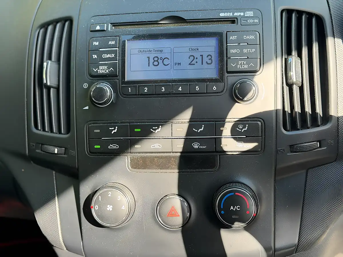 Used 2010 Hyundai I30 Edition Red - Interior and Exterior details 10
