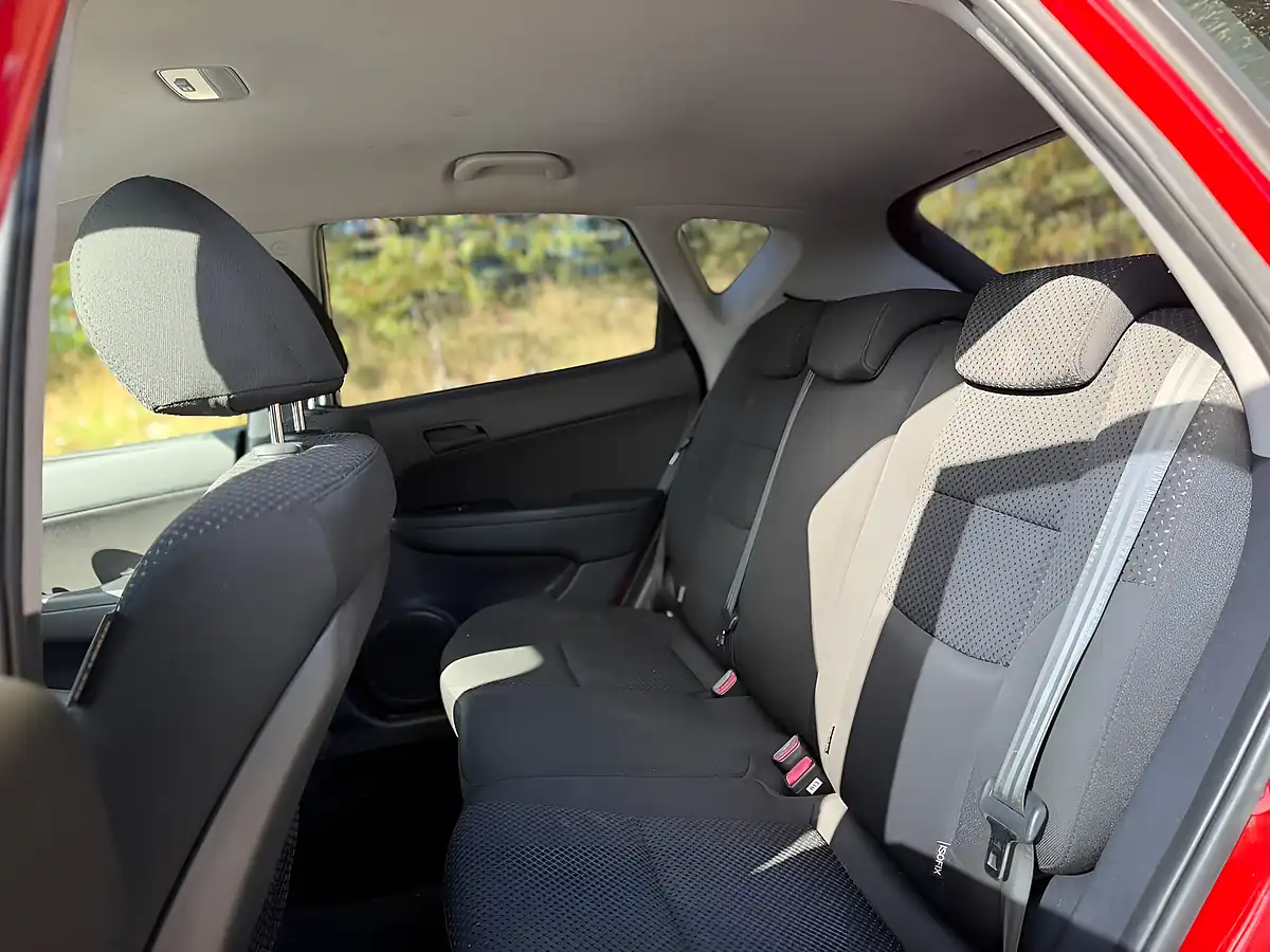 Used 2010 Hyundai I30 Edition Red - Interior and Exterior details 12