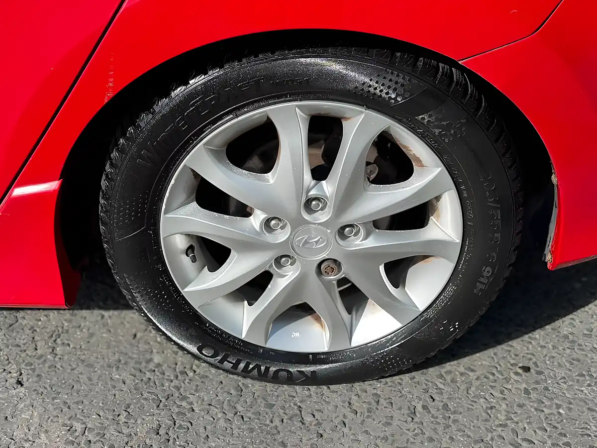 Used 2010 Hyundai I30 Edition Red - Interior and Exterior details 17