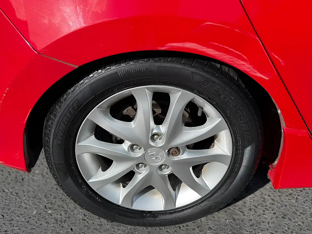 Used 2010 Hyundai I30 Edition Red - Interior and Exterior details 19