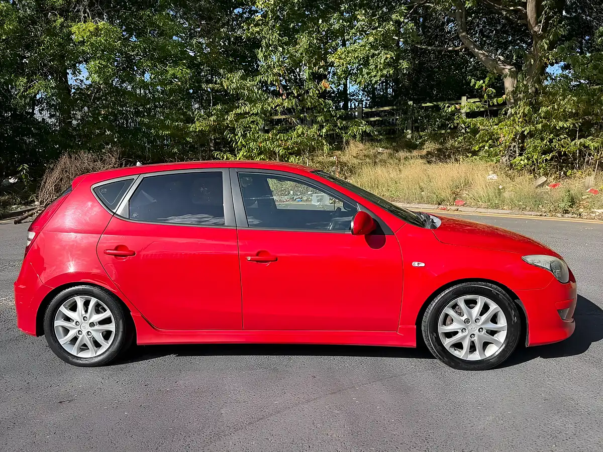 Used 2010 Hyundai I30 Edition Red - Interior and Exterior details 7