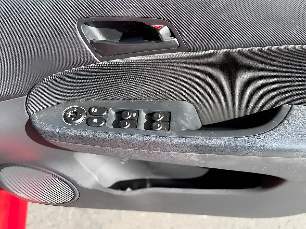 Used 2010 Hyundai I30 Edition Red - Interior and Exterior details 9
