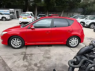 Used 2010 Hyundai I30 Edition Red - Interior and Exterior details 12