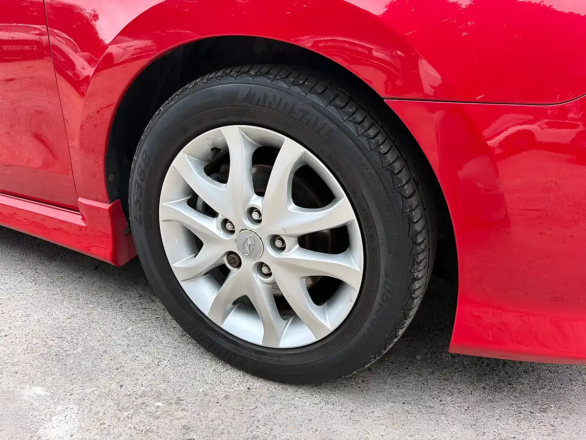 Used 2010 Hyundai I30 Edition Red - Interior and Exterior details 17