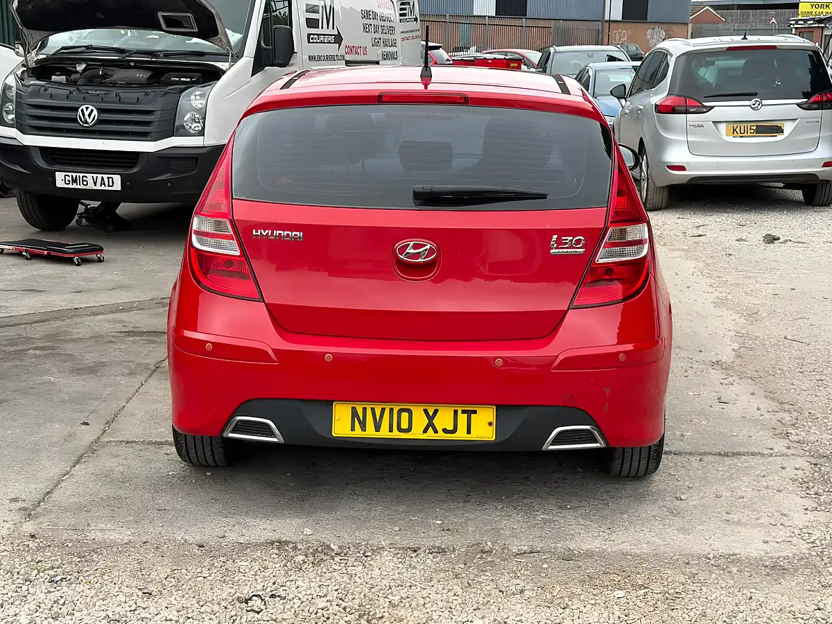Used 2010 Hyundai I30 Edition Red - Interior and Exterior details 5