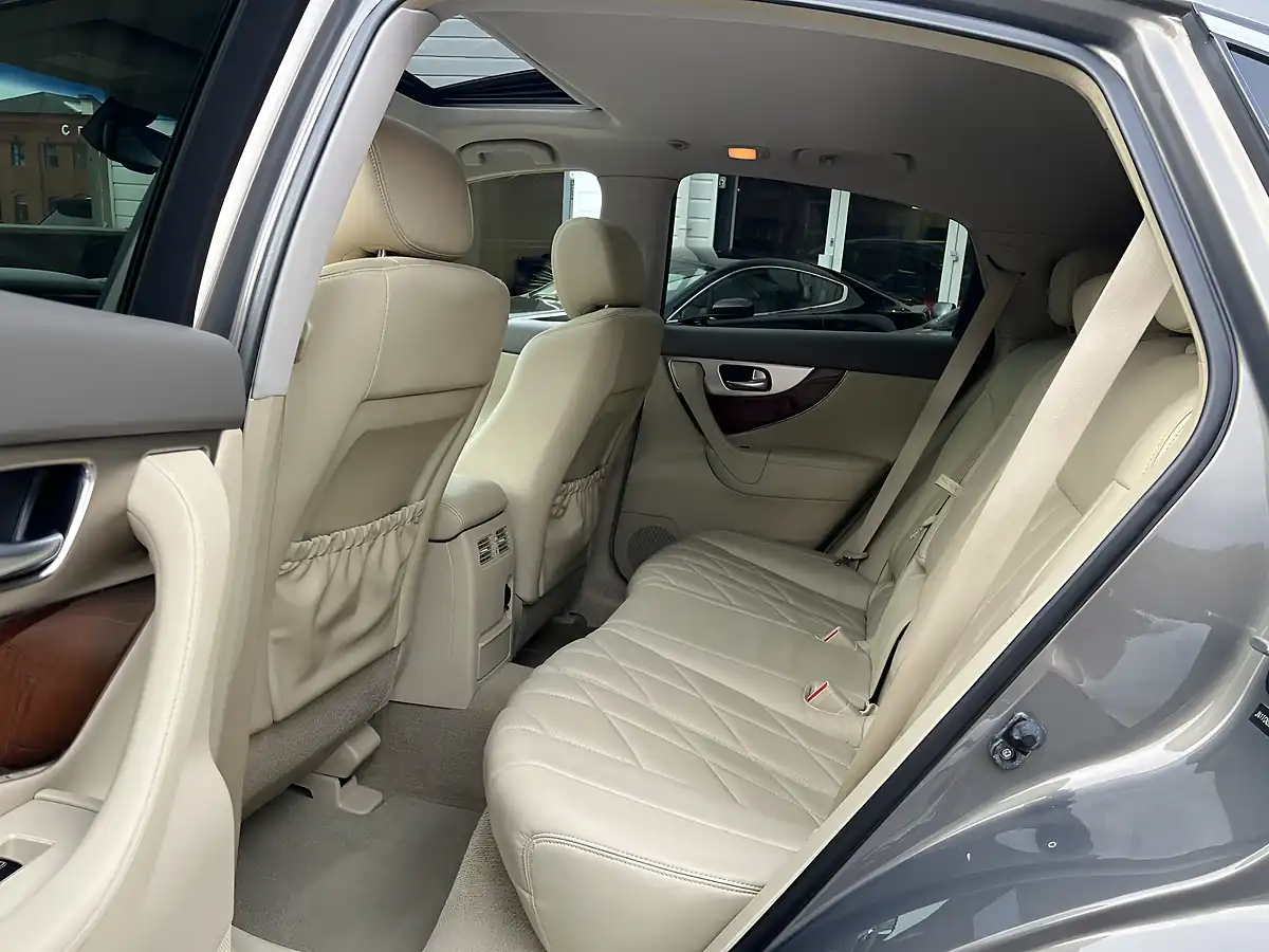 Used 2010 Infiniti Fx GT Premium Beige - Interior and Exterior details 16