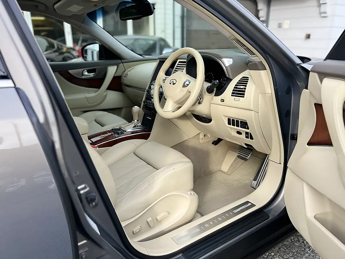 Used 2010 Infiniti Fx GT Premium Beige - Interior and Exterior details 2