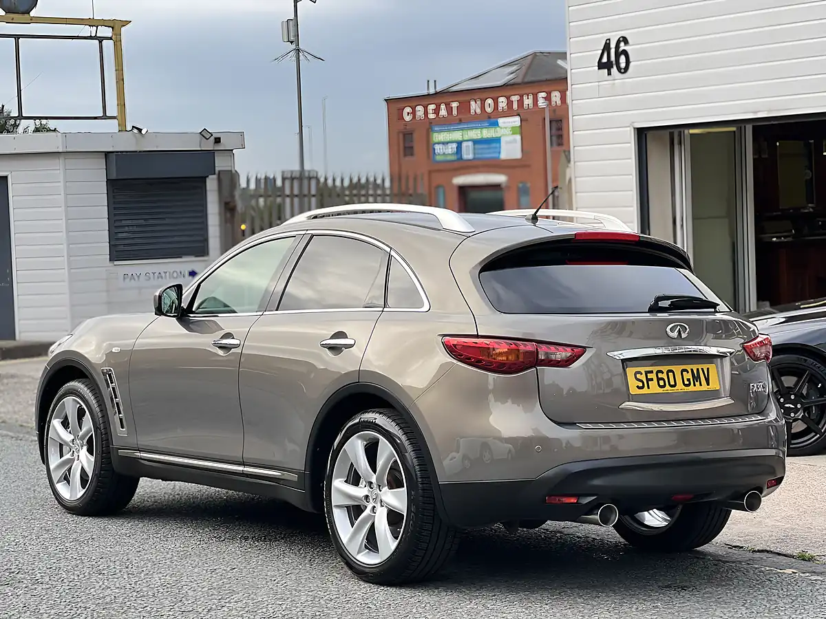 Used 2010 Infiniti Fx GT Premium Beige - Interior and Exterior details 5