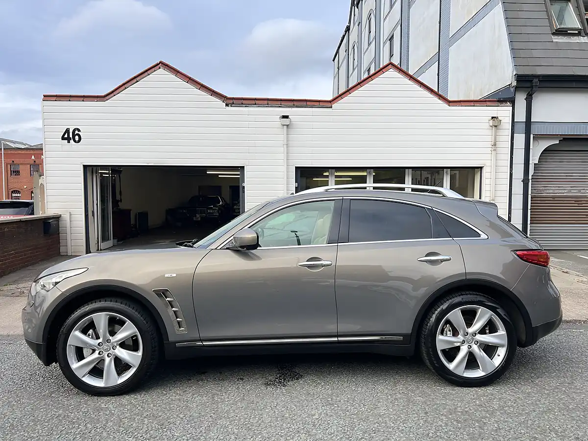 Used 2010 Infiniti Fx GT Premium Beige - Interior and Exterior details 6