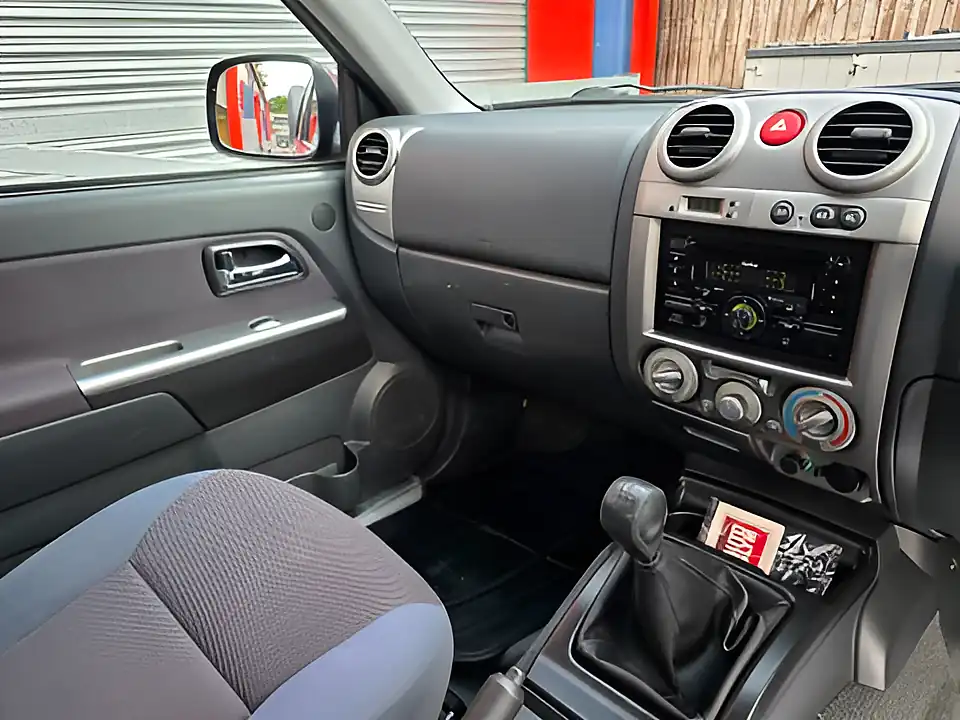Used 2010 Isuzu Rodeo Denver Max Lwb D/C Black - Interior and Exterior details 11