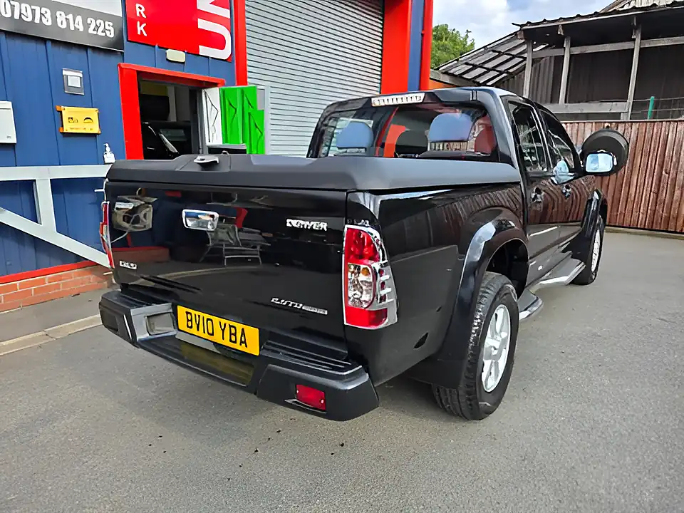 Used 2010 Isuzu Rodeo Denver Max Lwb D/C Black - Interior and Exterior details 8