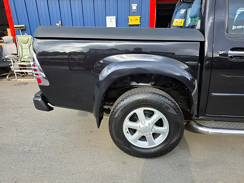 Used 2010 Isuzu Rodeo Denver Max Lwb D/C Black - Interior and Exterior details 9