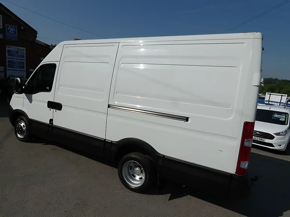 Used 2010 Iveco Daily 35C11 L2H2 Mwb White - Interior and Exterior details 5