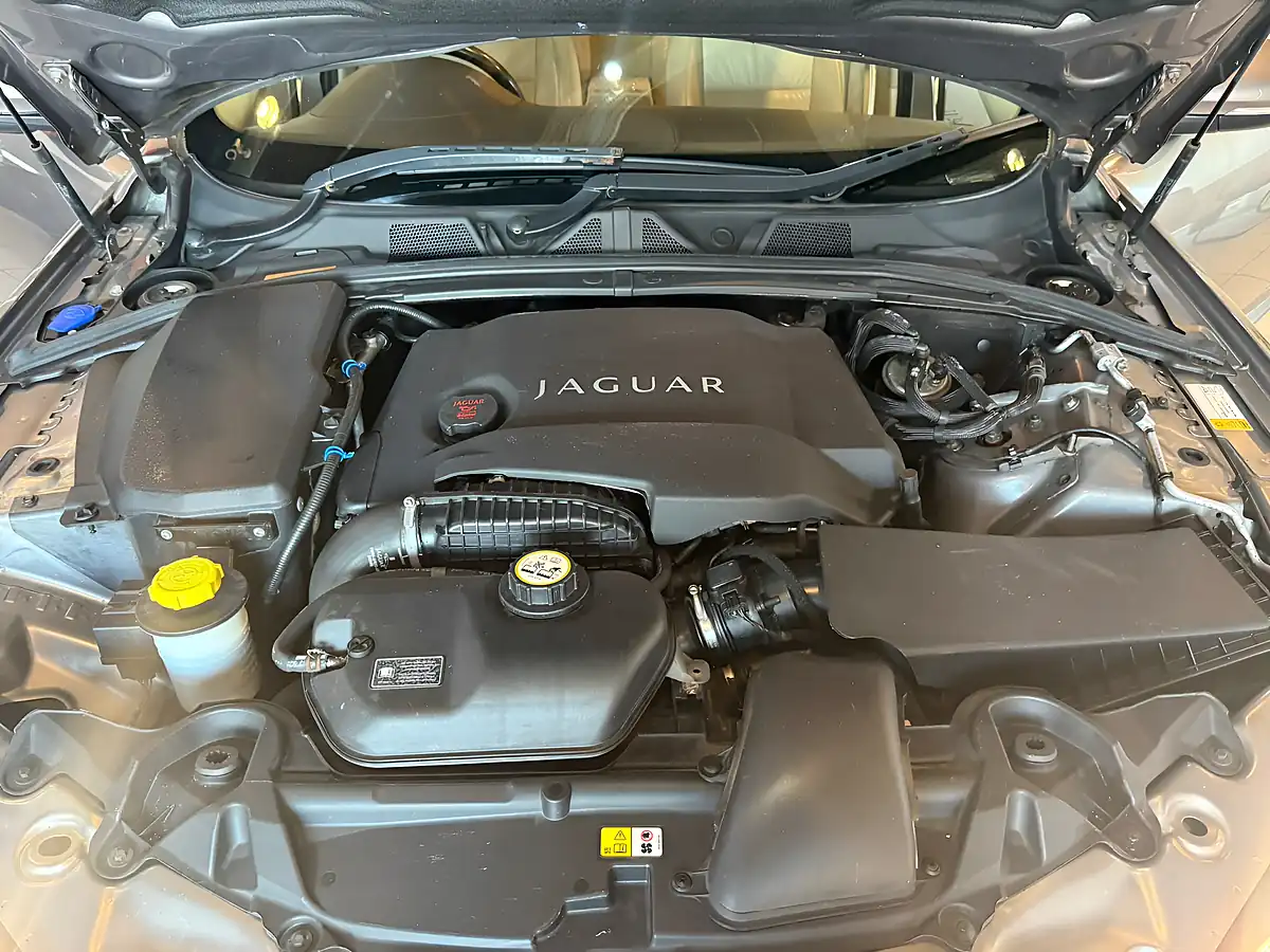 Used 2010 Jaguar Xf Luxury Grey - Interior and Exterior details 20