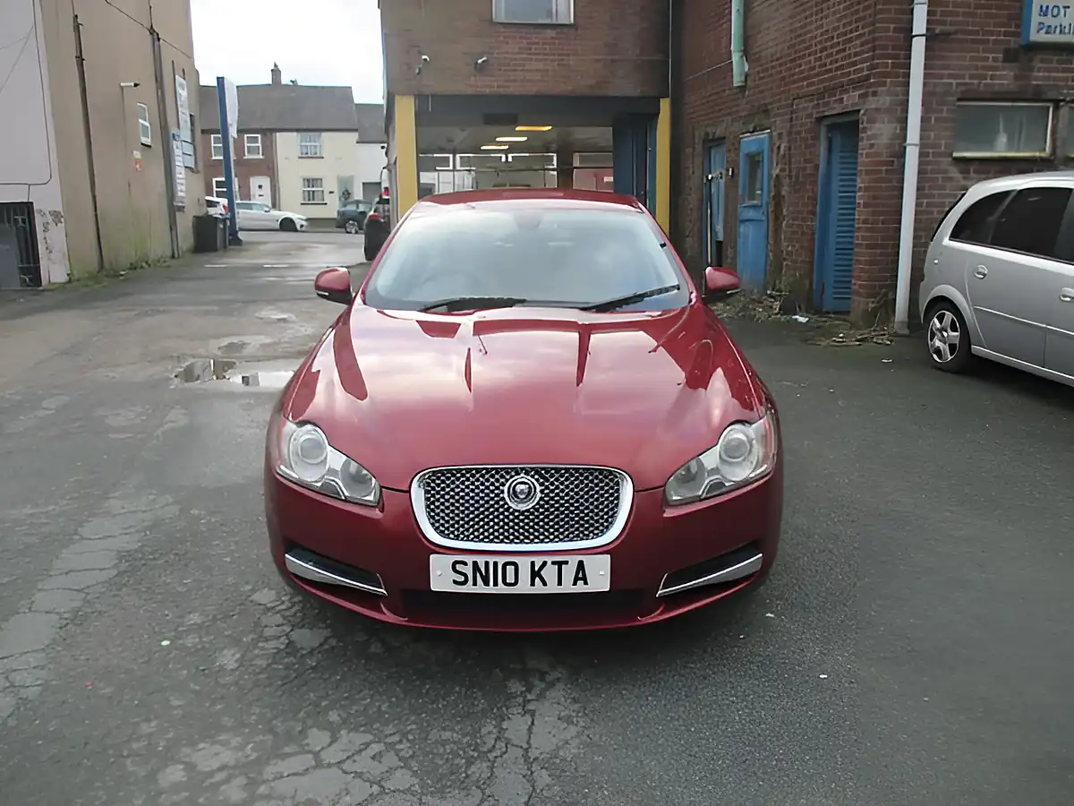 Used 2010 Jaguar Xf Luxury Red - Front View
