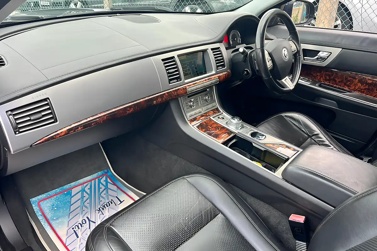 Used 2010 Jaguar Xf Premium Luxury Blue - Interior and Exterior details 16
