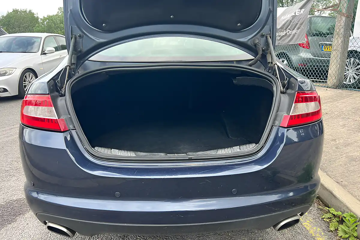 Used 2010 Jaguar Xf Premium Luxury Blue - Interior and Exterior details 18