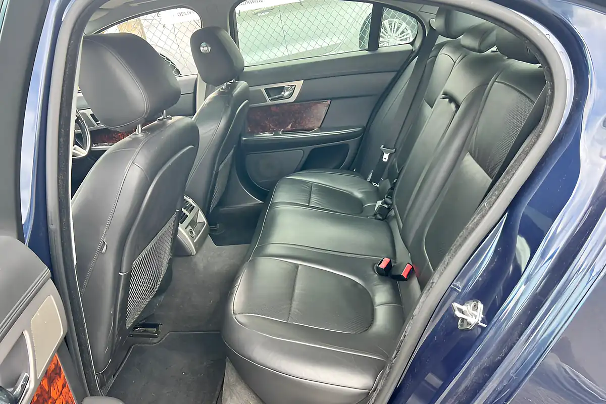 Used 2010 Jaguar Xf Premium Luxury Blue - Interior and Exterior details 19