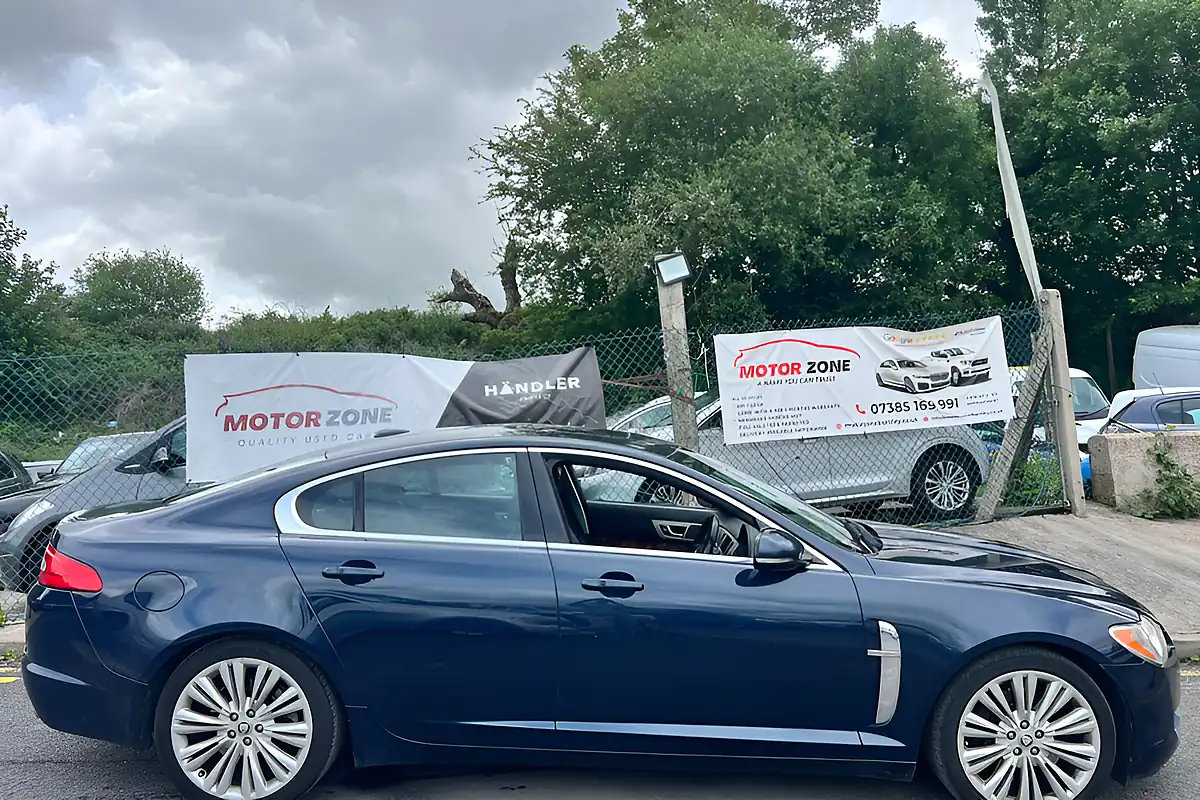 Used 2010 Jaguar Xf Premium Luxury Blue - Interior and Exterior details 4