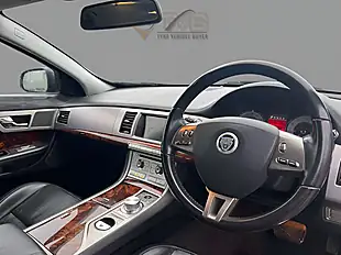 Used 2010 Jaguar Xf Premium Luxury Grey - Interior and Exterior details 17