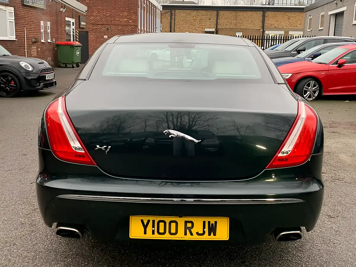 Used 2010 Jaguar Xj Portfolio Green - Interior and Exterior details 12