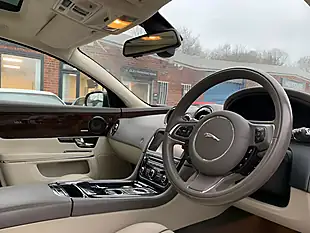 Used 2010 Jaguar Xj Portfolio Green - Interior and Exterior details 13