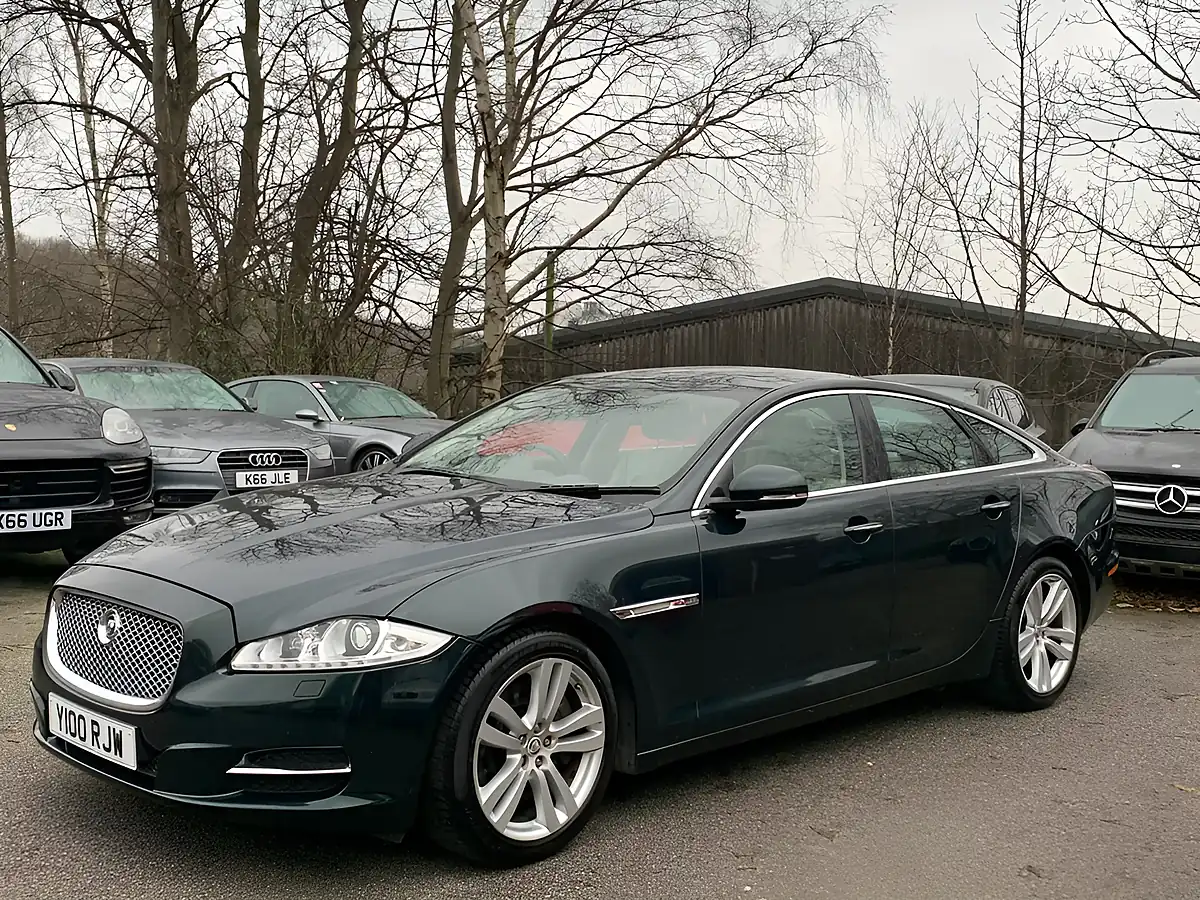 Used 2010 Jaguar Xj Portfolio Green - Interior and Exterior details 2
