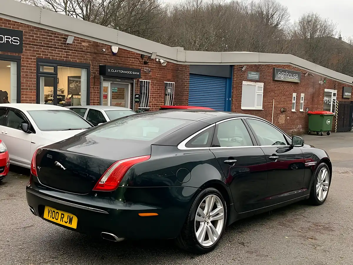 Used 2010 Jaguar Xj Portfolio Green - Interior and Exterior details 3