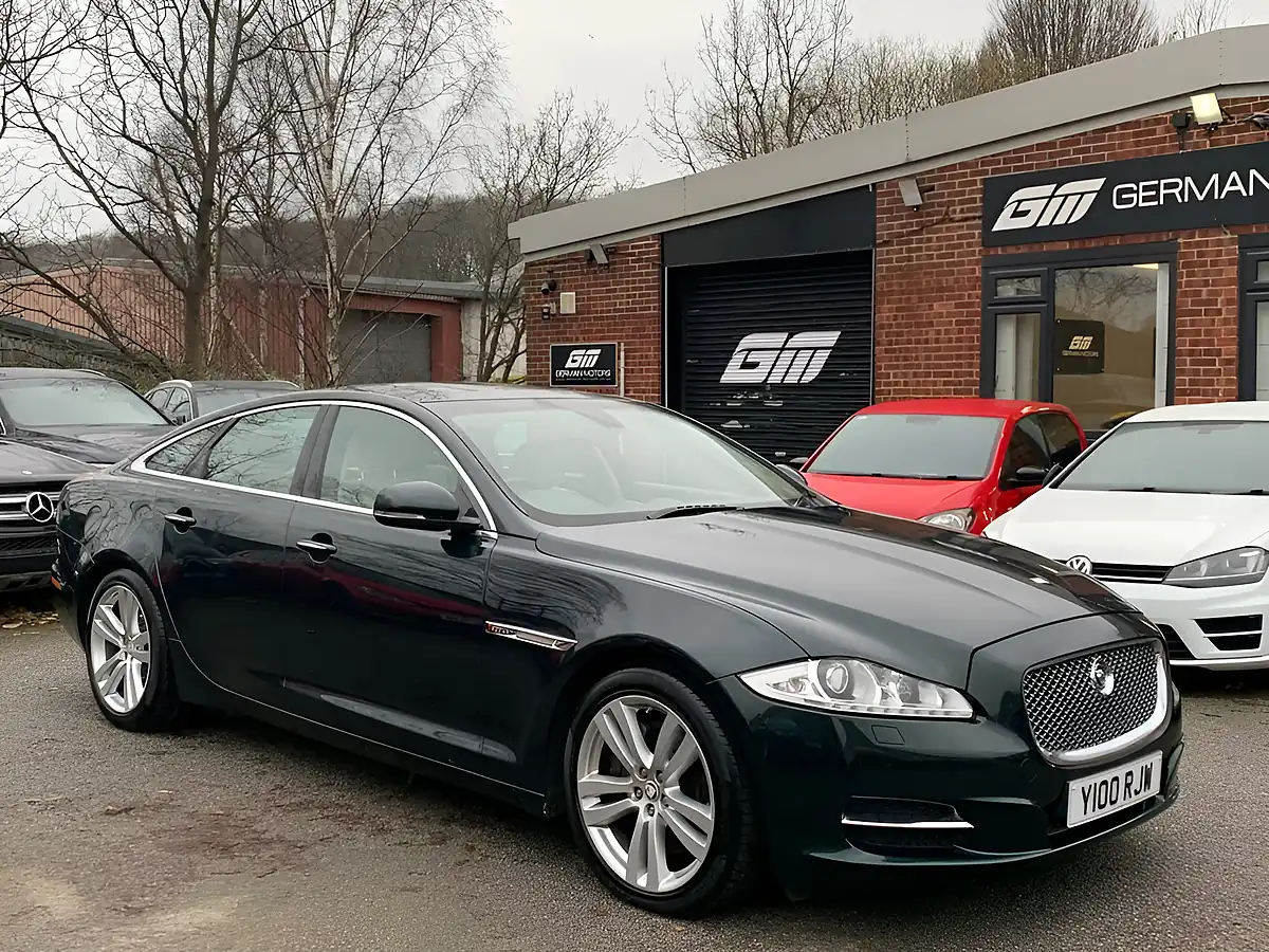 Used 2010 Jaguar Xj Portfolio Green - Interior and Exterior details 5
