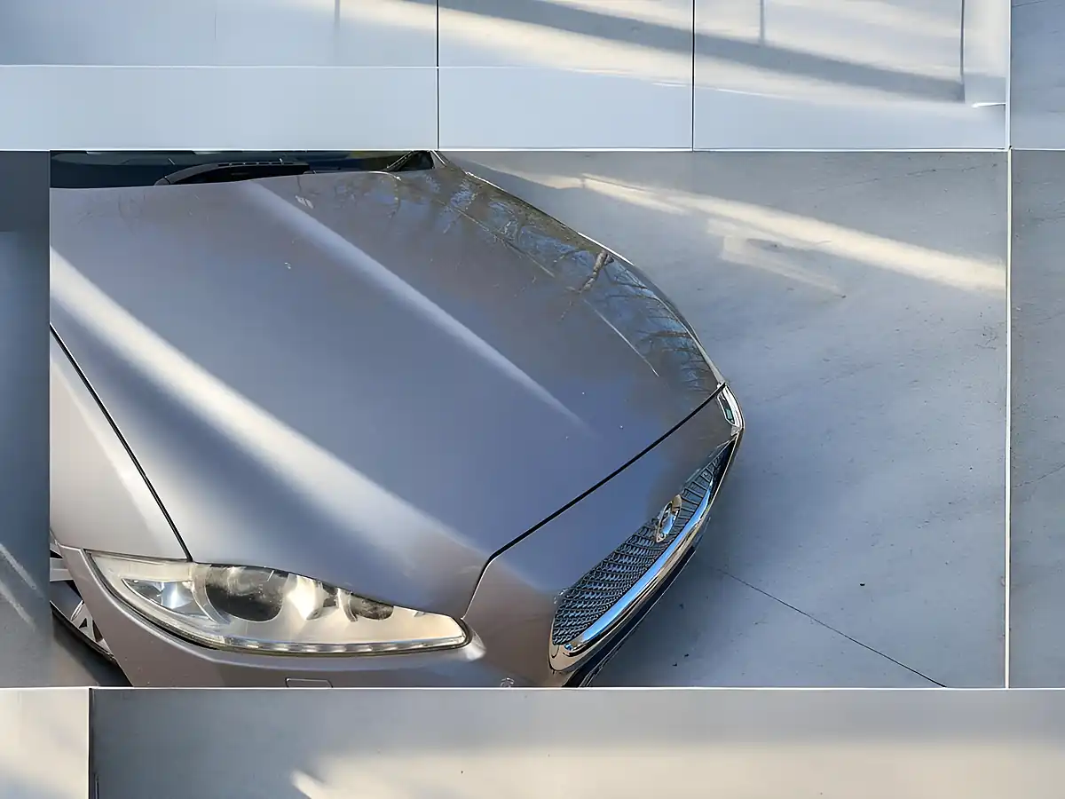 Used 2010 Jaguar Xj Portfolio Grey - Interior and Exterior details 10
