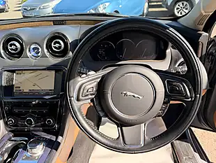 Used 2010 Jaguar Xj Portfolio Grey - Interior and Exterior details 20